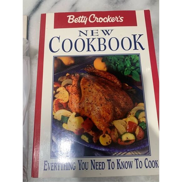 Betty Crockers New Cookbook. Everything you need to know 2006. - Picture 1 of 5